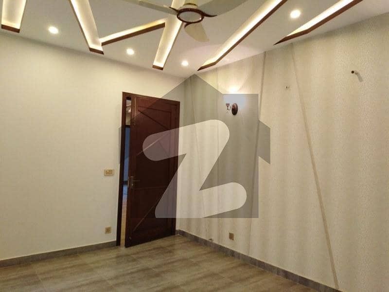 پراگون سٹی - آرچرڈ ١ بلاک پیراگون سٹی لاہور میں 4 کمروں کا 10 مرلہ مکان 3.5 کروڑ میں برائے فروخت۔