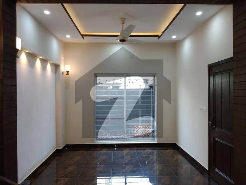 پراگون سٹی - آرچرڈ ١ بلاک پیراگون سٹی لاہور میں 3 کمروں کا 5 مرلہ مکان 1.9 کروڑ میں برائے فروخت۔