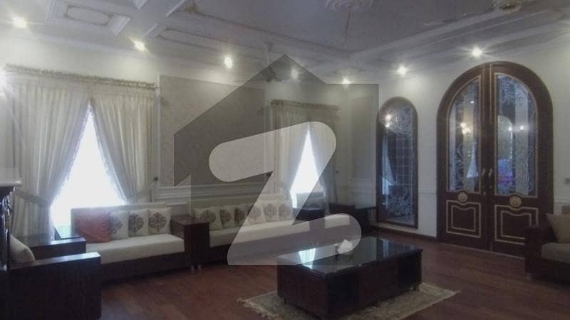 ڈی ایچ اے فیز 8 - بلاک ڈی ڈی ایچ اے فیز 8 ڈیفنس (ڈی ایچ اے) لاہور میں 5 کمروں کا 2 کنال مکان 19 کروڑ میں برائے فروخت۔