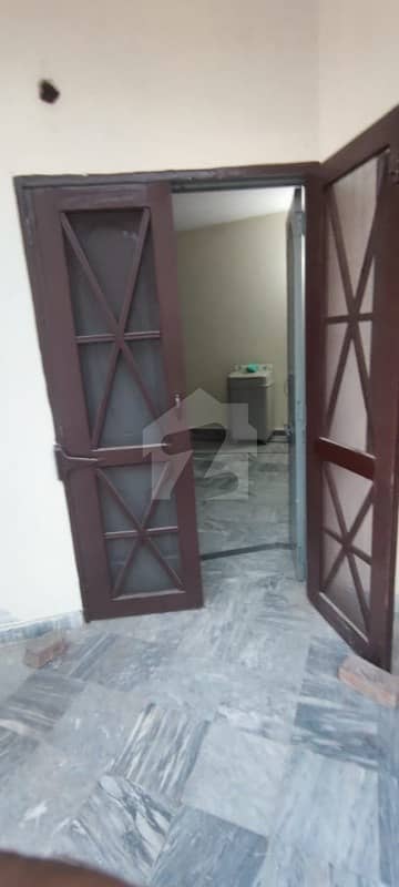 8 Marla Upper Portion For Rent In Military Accounts College Road Lahore