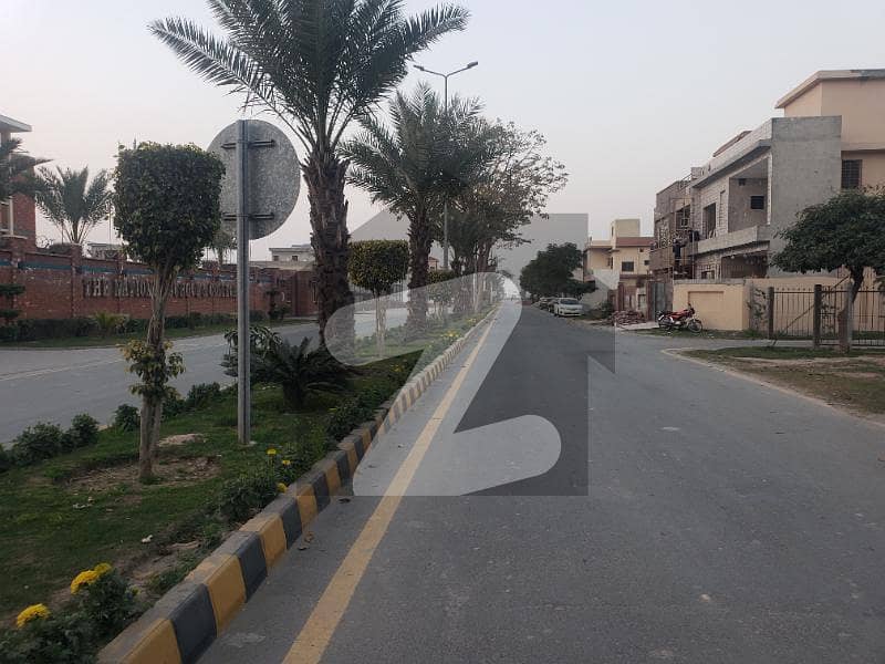 پارک ویو سٹی - ٹولپ اوورسیز پارک ویو سٹی لاہور میں 5 مرلہ رہائشی پلاٹ 58 لاکھ میں برائے فروخت۔