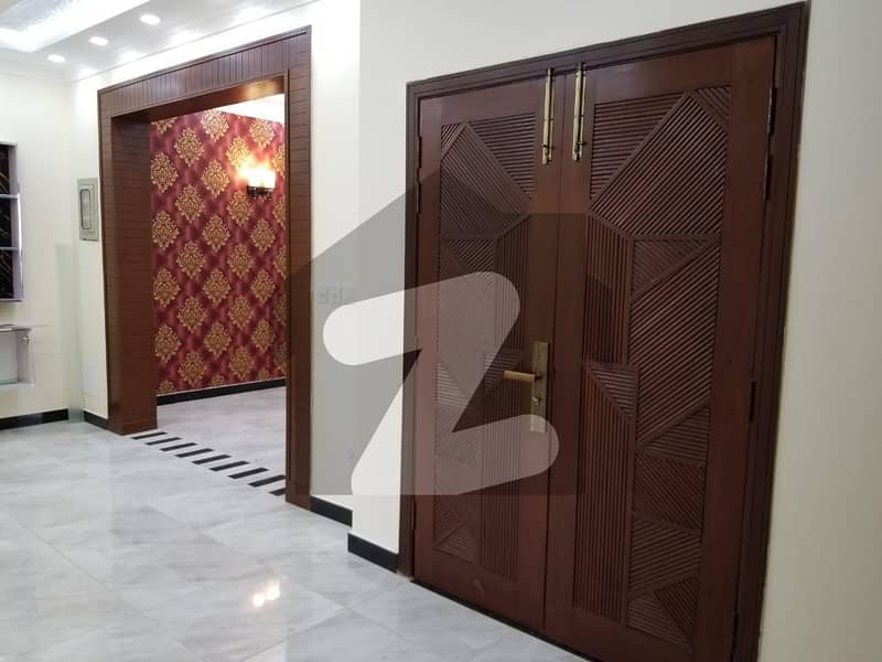 چک شہزاد اسلام آباد میں 5 کمروں کا 2 کنال مکان 12 کروڑ میں برائے فروخت۔