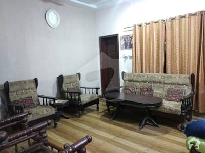 سعید کالونی - نیو گارڈن بلاک سعید کالونی فیصل آباد میں 4 کمروں کا 7 مرلہ مکان 1.95 کروڑ میں برائے فروخت۔
