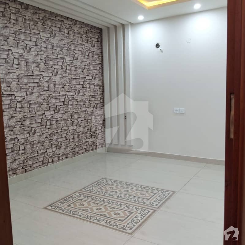 ایڈن ایگزیکیٹو ایڈن گارڈنز فیصل آباد میں 4 کمروں کا 5 مرلہ مکان 1.45 کروڑ میں برائے فروخت۔