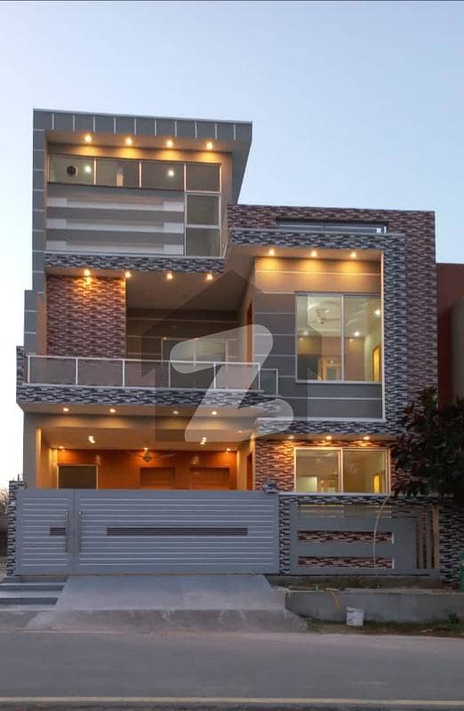 فیصل ٹاؤن - ایف ۔ 18 اسلام آباد میں 5 کمروں کا 7 مرلہ مکان 2.45 کروڑ میں برائے فروخت۔