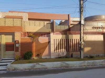 حیات آباد فیز 7 - ای4 حیات آباد فیز 7 حیات آباد پشاور میں 7 کمروں کا 1 کنال مکان 8.5 کروڑ میں برائے فروخت۔