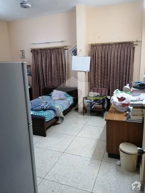 کلفٹن ۔ بلاک 8 کلفٹن کراچی میں 4 کمروں کا 10 مرلہ زیریں پورشن 3.25 کروڑ میں برائے فروخت۔