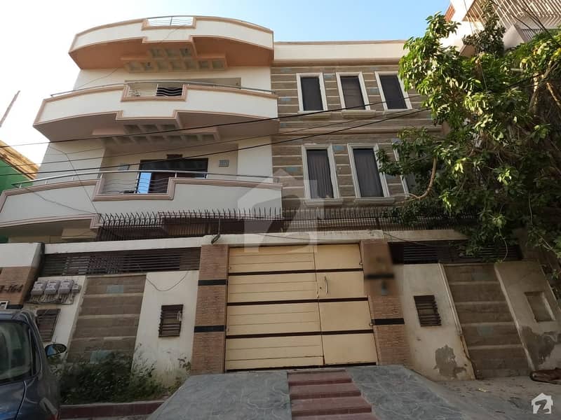 آدم جی نگر گلشنِ اقبال ٹاؤن کراچی میں 4 کمروں کا 12 مرلہ زیریں پورشن 4.25 کروڑ میں برائے فروخت۔
