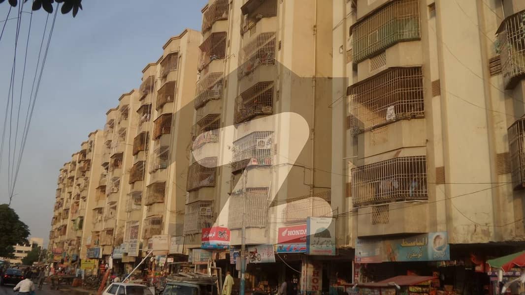 FLAT AVAILABLE FOR SALE IN GULISTAN E JOHAR BLOCK 17 HAROON ROYAL CITY 3BEDDD SWEET WATER GATED BOUNDARY WALL PROJECT LEASE FILE 1ST FLOOR