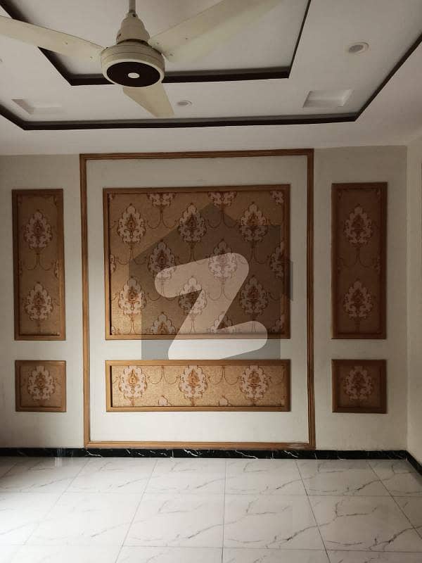 ڈی ایچ اے فیز 6 ڈیفنس (ڈی ایچ اے) لاہور میں 3 کمروں کا 7 مرلہ مکان 1.2 لاکھ میں کرایہ پر دستیاب ہے۔