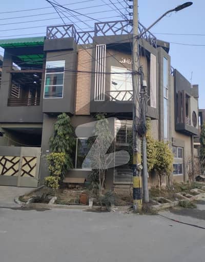 House For Grabs In 3.5 Marla Lahore