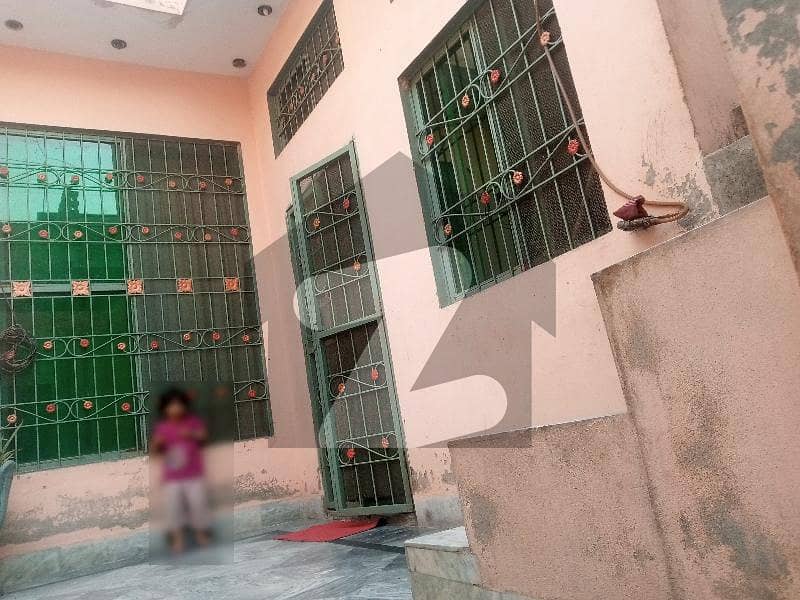 کوٹ عبدالمالک شیخوپورہ میں 3 کمروں کا 11 مرلہ مکان 1.15 کروڑ میں برائے فروخت۔