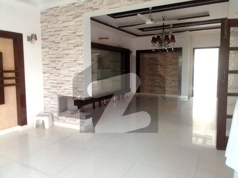 10 Marla Beautiful House For Sale In Dha Phase 4