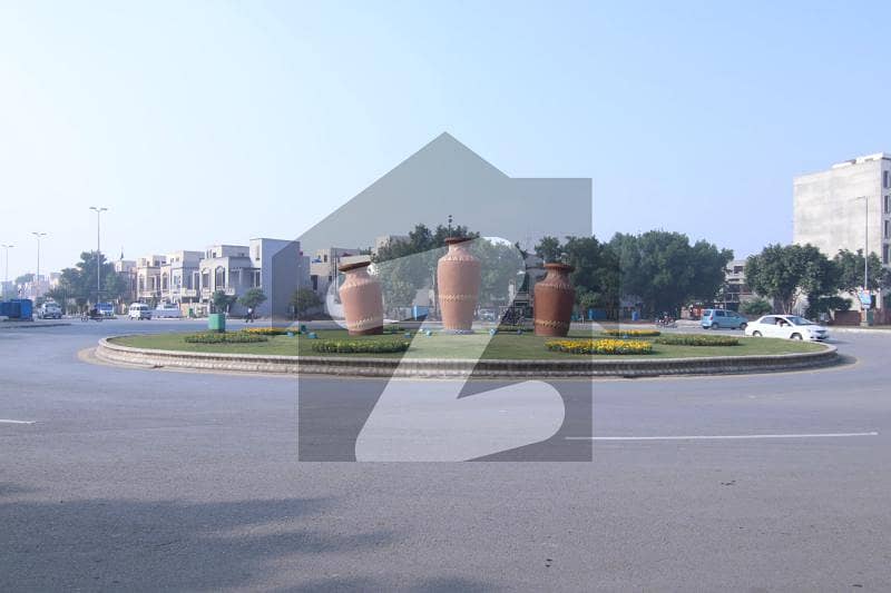 8 Marla Commercial Plot For Sale On Ideal Location Of Dd Block Bahria Town Lahore