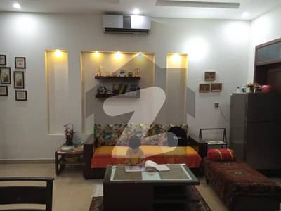 ایل ڈی اے ایوینیو ۔ بلاک جی ایل ڈی اے ایوینیو لاہور میں 5 کمروں کا 10 مرلہ مکان 2.5 کروڑ میں برائے فروخت۔