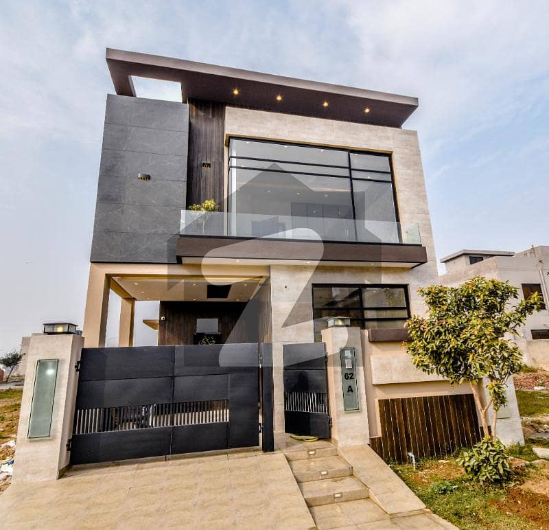 5 MARLA BRAND NEW LAVISH HOUSE FOR SALE IN DHA