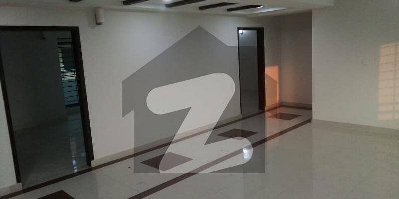 10 Marla 3 Bed Apartment Is Available For Rent In Askari Xi Lahore.