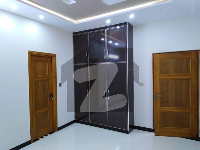 House Of 14 Marla In Samanabad Is Available