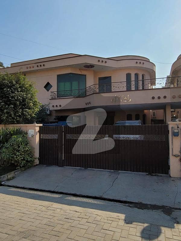 ایڈن کینال ولاز ایڈن لاہور میں 4 کمروں کا 11 مرلہ مکان 2.3 کروڑ میں برائے فروخت۔