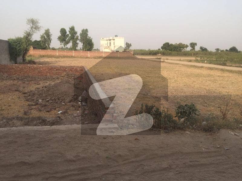 منڈی فیزآباد ننکانہ صاحب میں 4 کنال زرعی زمین 2.6 کروڑ میں برائے فروخت۔