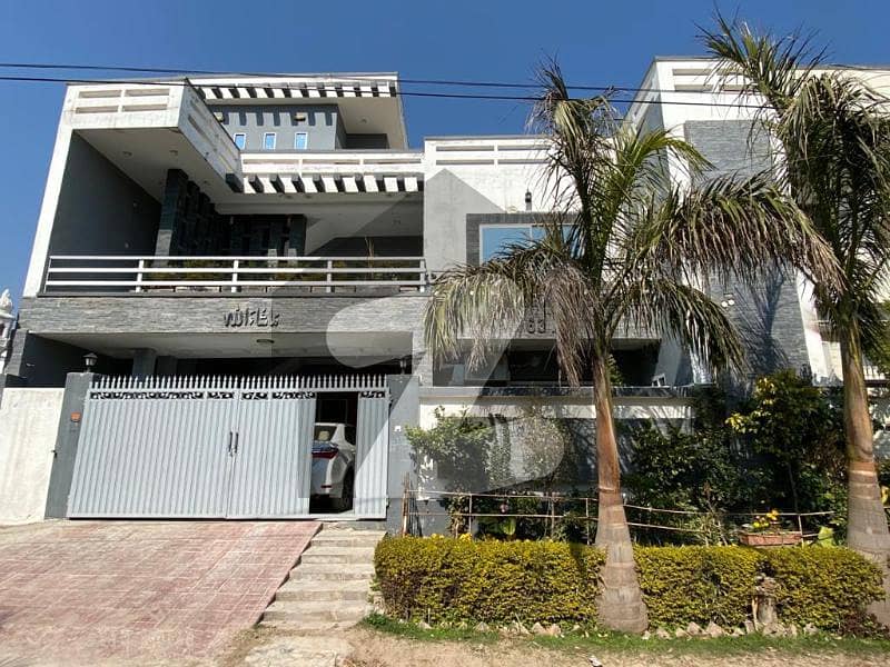10 Marla Beautiful House in PTV Colony Barakahu