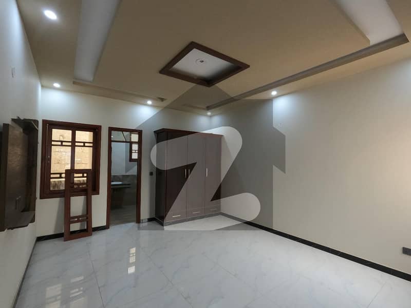 300 Square Yards House Up For Sale In Gulistan-e-jauhar - Block 3-a