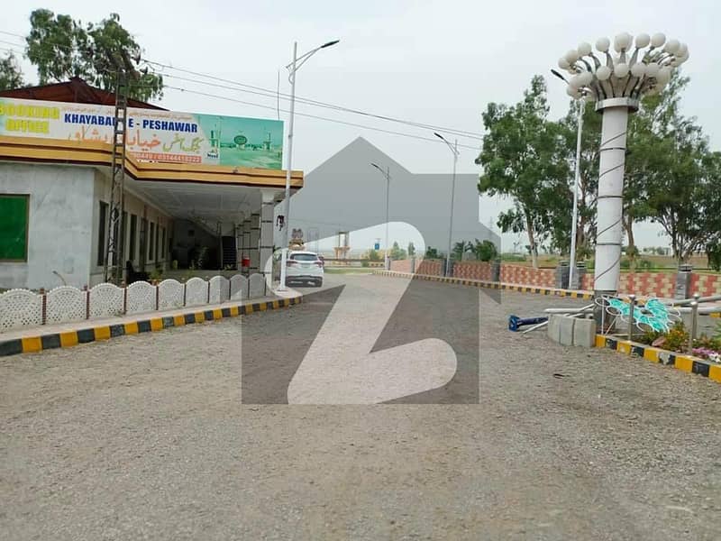 خیابانِ پشاور نوشہرہ میں 1 کنال رہائشی پلاٹ 16.5 لاکھ میں برائے فروخت۔