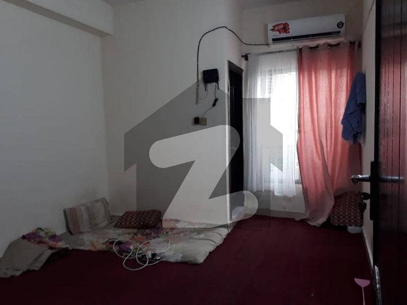 یونیورسٹی ٹاؤن پشاور میں 1 کمرے کا 2 مرلہ فلیٹ 50 لاکھ میں برائے فروخت۔