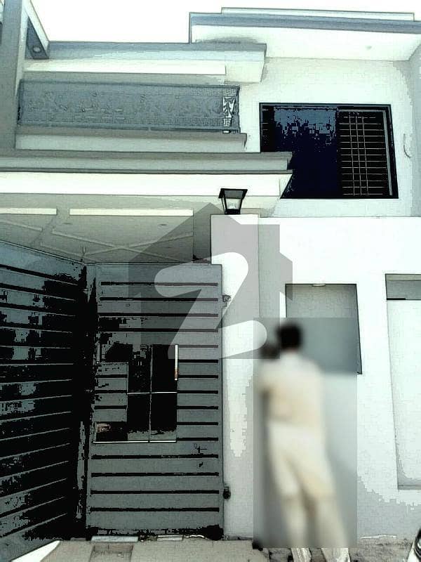 کینال روڈ رحیم یار خان میں 4 کمروں کا 11 مرلہ مکان 1.3 کروڑ میں برائے فروخت۔