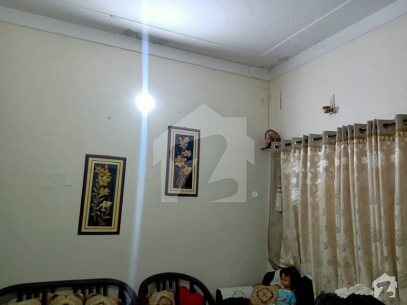 بھابڑیانوالہ سیالکوٹ میں 8 کمروں کا 6 مرلہ مکان 2.5 کروڑ میں برائے فروخت۔
