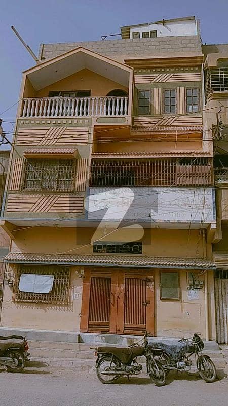 لانڈھی کراچی میں 6 مرلہ عمارت 8 کروڑ میں برائے فروخت۔