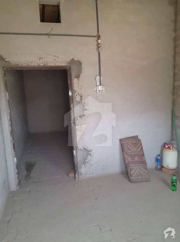 سیوارا چوک ملتان میں 1 کمرے کا 2 مرلہ مکان 14 لاکھ میں برائے فروخت۔