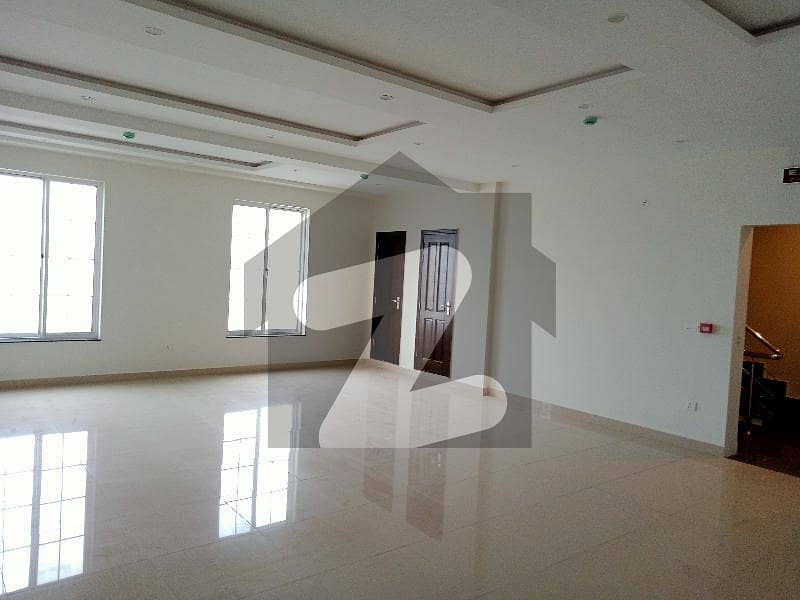 04 Marla Four Floors 3600 Sq Ft Office At Brand New Plaza