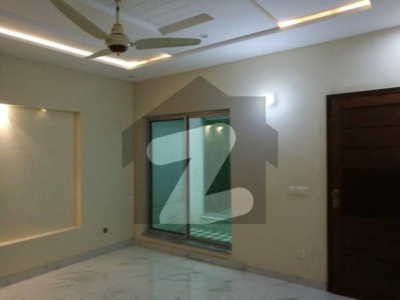 1 Kanal Lower Portion In Punjab Govt Employees Society Of Lahore Is Available For Rent