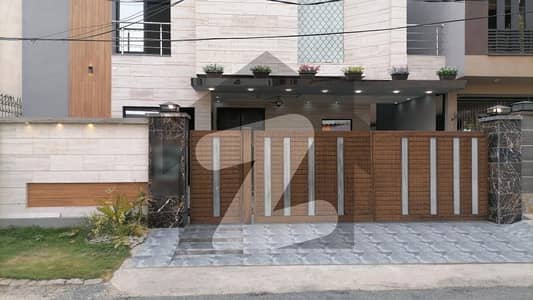 10 Marla House Is Available For Sale In PIA Housing Scheme Block E1 Lahore