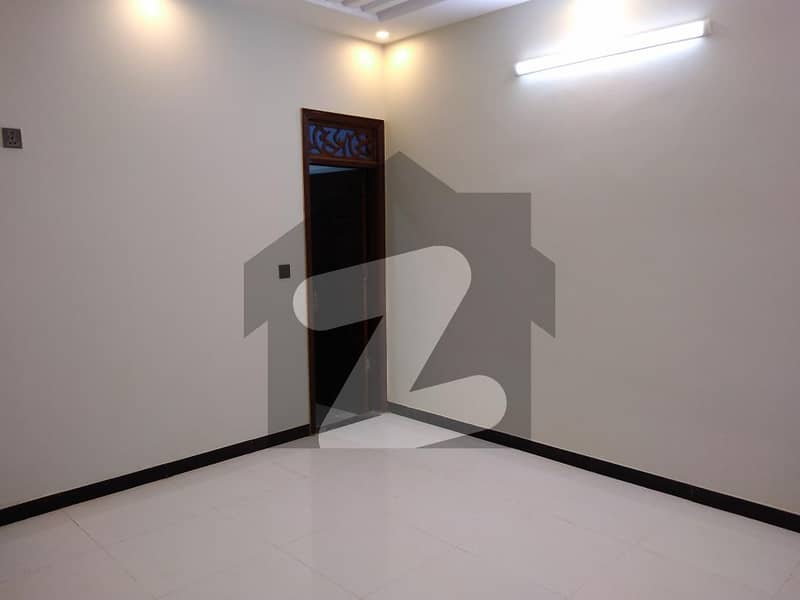 الہلال سوسائٹی کراچی میں 7 کمروں کا 1.6 کنال مکان 22 کروڑ میں برائے فروخت۔