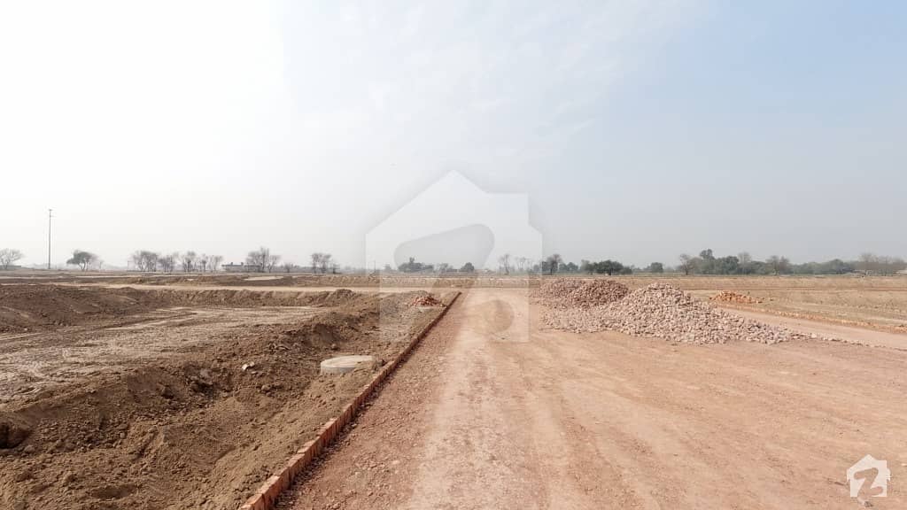 Own A Commercial Plot In 600 Square Feet Lahore