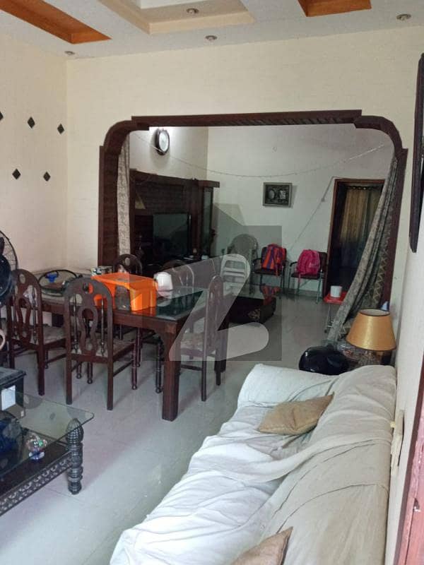 طارق گارڈنز لاہور میں 4 کمروں کا 10 مرلہ مکان 2.7 کروڑ میں برائے فروخت۔