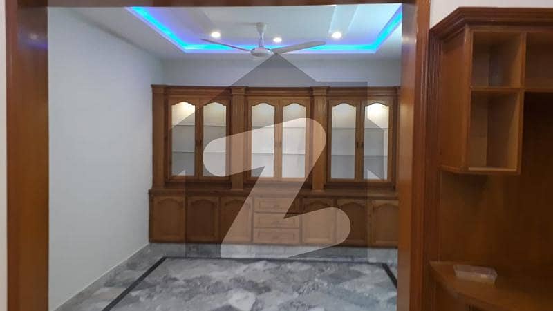Separate Gate 3 Bed Upper Portion On Ibn E Sina Road