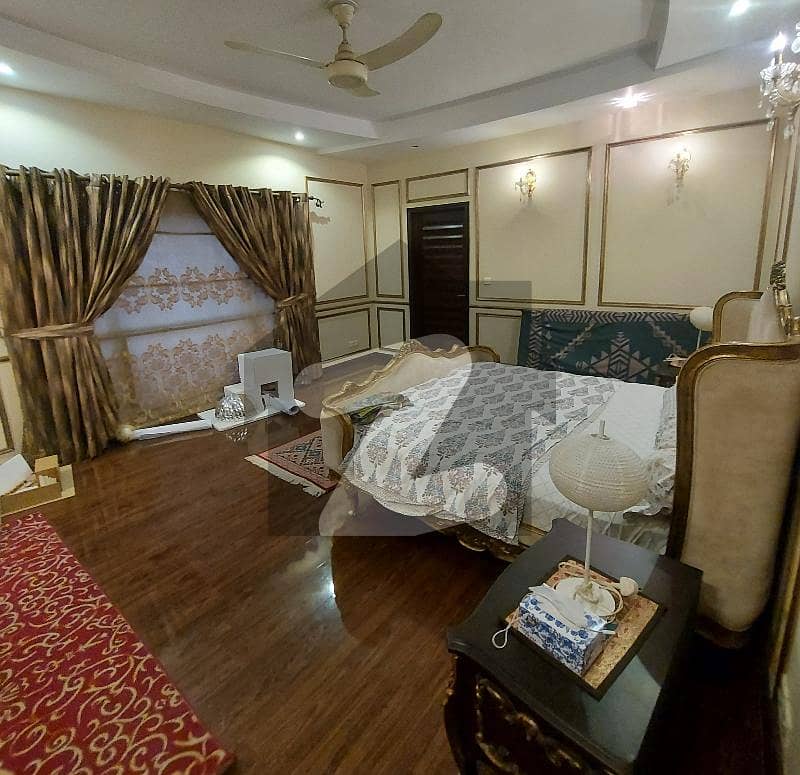 جوہر ٹاؤن فیز 1 جوہر ٹاؤن لاہور میں 5 کمروں کا 1 کنال مکان 7 کروڑ میں برائے فروخت۔
