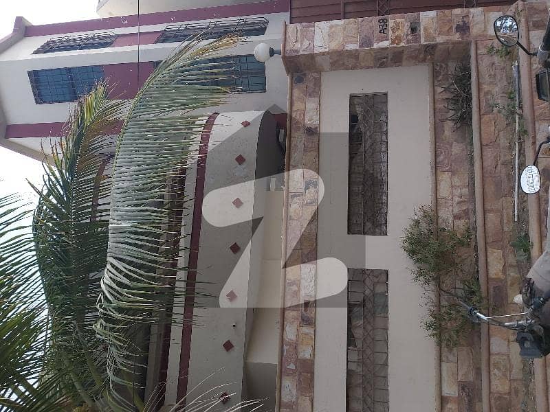 ٹیولِپ ٹاور سعدی روڈ کراچی میں 4 کمروں کا 6 مرلہ مکان 50 ہزار میں کرایہ پر دستیاب ہے۔