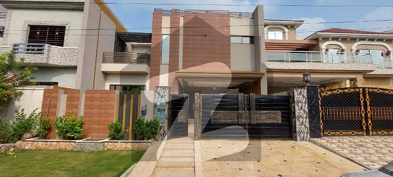 16 Marla Residential House for Sale in Canal Garden Block C Lahore.