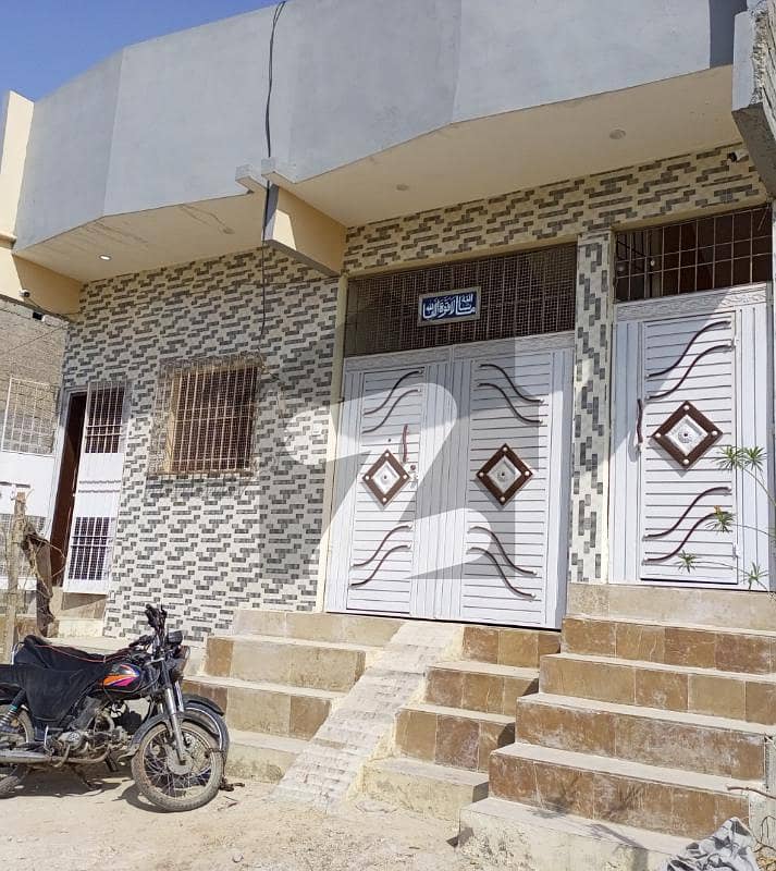 شرافی گوٹھ کراچی میں 3 کمروں کا 5 مرلہ مکان 70 لاکھ میں برائے فروخت۔
