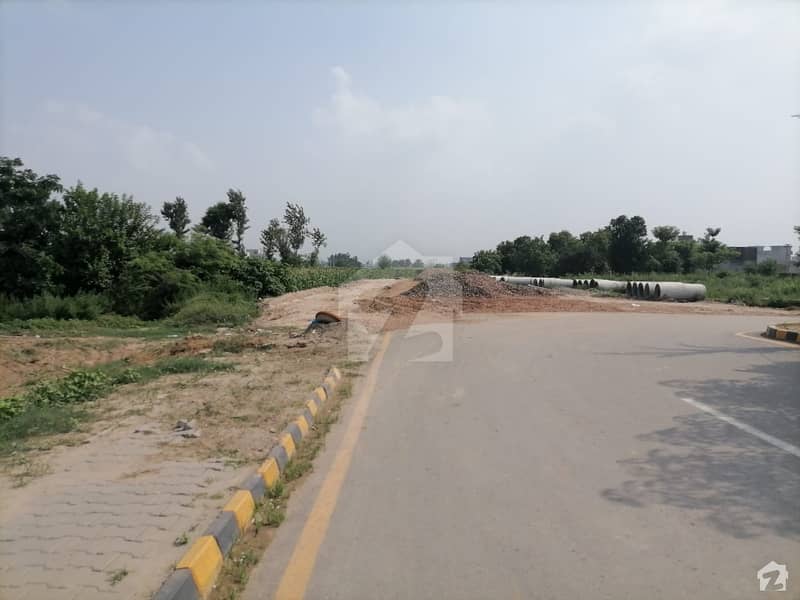 2 Kanal Plot For Sale On Prime Location With All Facilities Available On Urgent Basis