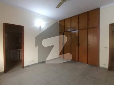 DHA 1 Kanal Excellent Upper Portion For Rent In Phase 2