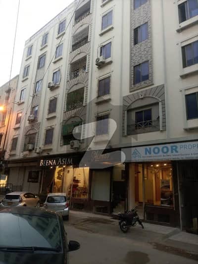 1600 Square Feet Flat In Central DHA Phase 6 For sale
