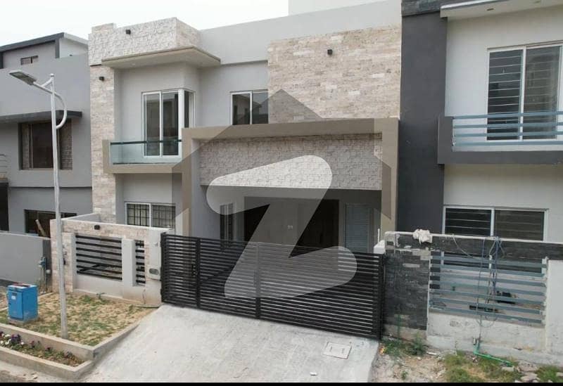 8 Marla Double Unit House Available For Rent