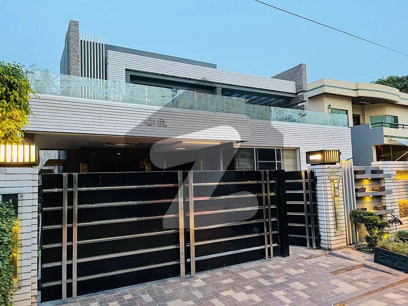 1-Kanal Fully and Well Renovated Double Unit Bungalow for Sale Near to Mosque and Market at DHA Lahore