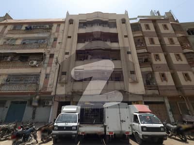 الہلال سوسائٹی کراچی میں 4 کمروں کا 12 مرلہ پینٹ ہاؤس 2.1 کروڑ میں برائے فروخت۔