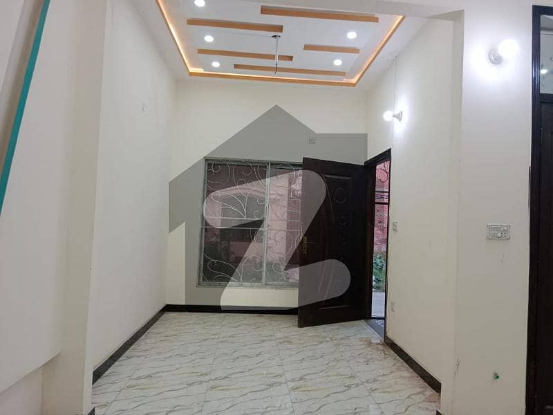 ایل ڈی اے ایوینیو ۔ بلاک اے ایل ڈی اے ایوینیو لاہور میں 2 کمروں کا 10 مرلہ زیریں پورشن 38 ہزار میں کرایہ پر دستیاب ہے۔